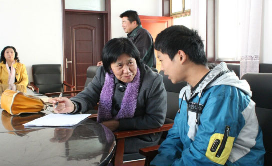河南常氏宗亲会筹委会成员看望常姓小孝星——常龙威